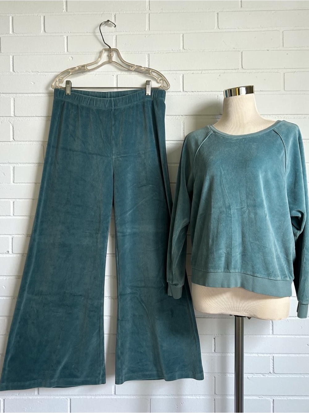 Suzie Kondi Turquoise Velour Loungewear Set Top & Pants